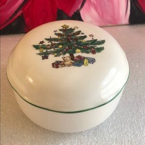 Nikko Japan Christmas dish/bowl with lid